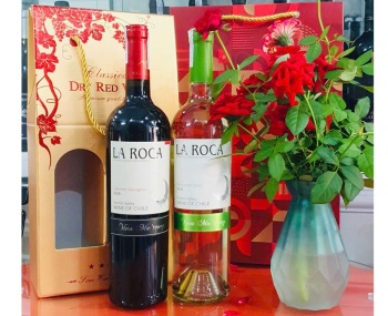 Vang Chile La roca đỏ và trắng - Set hộp giấy 2 chai