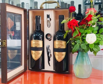 Set Quà Tặng Hộp Gỗ Mặt Kính 2 chai  Vang Ý Di Matteo Negroamaro