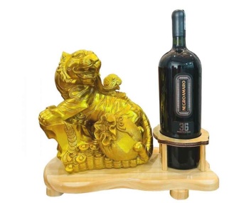 Kệ hổ linh vật trang trí rượu vang Ý 36 Negroamaro 1.5 lít
