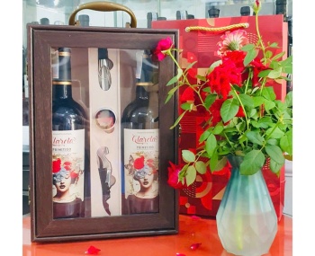 Set Quà Tặng Hộp Gỗ Mặt Kính 2 chai Vang  Ý CLARETA