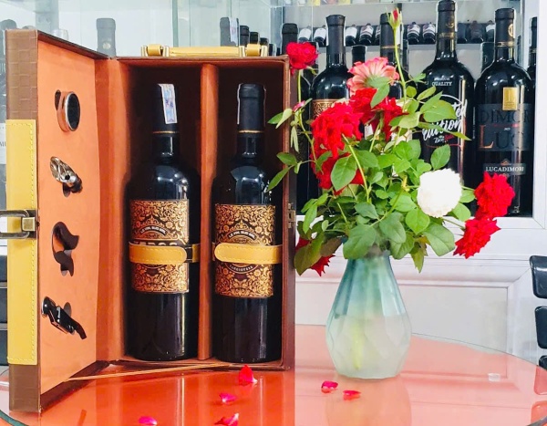 Hộp quà tặng 2 chai vang Ý Zeros + phụ kiện