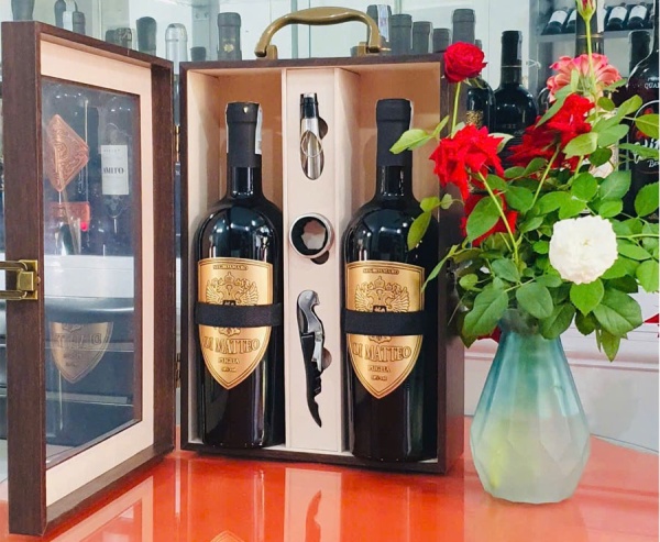 Set Quà Tặng Hộp Gỗ Mặt Kính 2 chai  Vang Ý Di Matteo Negroamaro